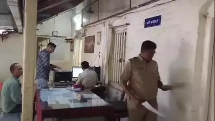 रावेर: रावेर तालुक्यातील जानोरी येथील इसमाची महिलेला कोर्टात खटला टाकल्याच्या कारणावरून शिवीगाळ करून धमकी, यावल पोलिसात तक्रार