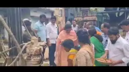 భీమిలి: త్రాగునీటి సమస్య పరిష్కారంపై ప్రత్యేక దృష్టి సారిస్తున్నామని వెల్లడించిన 5వవార్డ్ కార్పొరేటర్ మొల్లి హేమలత