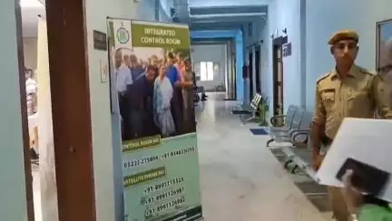 মেদিনীপুর: আসছে প্রবল নিম্নচাপ, জল ছাড়া হচ্ছে বিভিন্ন জলাধার থেকে, সম্ভাব্য বন্যা নিয়ে কন্ট্রোলরুম দেখতে মেদিনীপুরে সেচমন্ত্রী