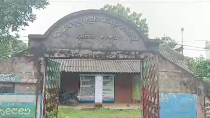 କେନ୍ଦ୍ରାପଡା: ନୋଳସାହି ଗ୍ରାମ ଚାରିଘରିଆ ସାହିରେ ବର୍ଷାରେ ଜଳମଗ୍ନ ରାସ୍ତା, ଦୁଃଖରେ ନୋଳସାହି ଗ୍ରାମବାସୀ ।#jansamasya