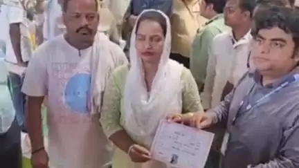 बक्सर: हिना परवीन बनीं बक्सर नगर परिषद के वार्ड 20 की पार्षद, 638 मतों से दर्ज की जीत