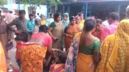 বহরমপুর: মহুলা ১২ নম্বর জাতীয় সড়কের উপরে ডাম্পারের ধাক্কায় জখম ১ দম্পতি, চিকিৎসাধীন বহরমপুর MMC হাসপাতালে