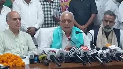 पलवल: लोक निर्माण मंत्री रणवीर गंगवा ने विश्राम गृह में प्रेस वार्ता को संबोधित किया