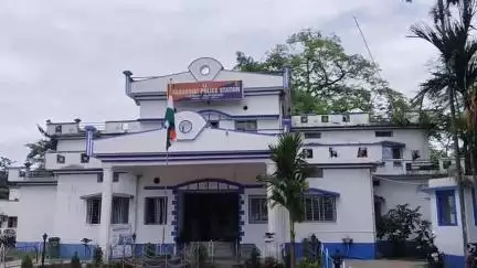 মাদারিহাট: আদিবাসী খুদে পড়ুয়াকে পিটিয়ে ধৃত প্রধান শিক্ষককে সোমবার আদালতে পাঠাল পুলিশ