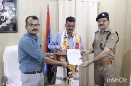 रुद्रप्रयाग: सेवानिवृत हो रहे पुलिस कार्मिक को रुद्रप्रयाग पुलिस परिवार ने दी भावभीनी विदाई