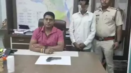 মাথাভাঙা ২: শুভারপাথার সংলগ্ন এলাকায় একটি দেশি আগ্নেয়াস্ত্র সহ গ্রেপ্তার 1