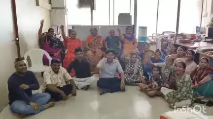 અડાજણ: સુરતના ભેસ્તાન શાંતિવન સોસાયટીમાં નળમાં પીવાનું પાણી નહીં આવતા લોકોની ઓફિસની અંદર વિરોધ કરી પાણીની માંગ કરી 
#jansamasya