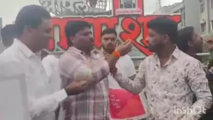 छत्रपती शिवाजी महाराज चौकात हिंदी सक्तीचा शासन निर्णय रद्द केल्याने मराठी भाषा प्रेमींचा जल्लोष