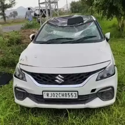 मुंडावर: ततारपुर चौराहे के समीप खैरथल रोड पर दिनदहाड़े कार सवार 2 युवकों पर अज्ञात बदमाशों ने की फायरिंग, दोनों हुए घायल