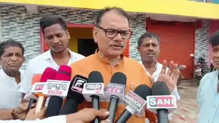 ଯାଜପୁର: ହିଙ୍ଗୁଳା ଗୋପାଳ ପଣ୍ଡା ସରକାରୀ ଉଚ୍ଚ ବିଦ୍ୟାଳୟରେ ପ୍ରଧାନଶିକ୍ଷକ ଶହେ ଟଙ୍କା ଆଦାୟକୁ ନେଇ କୁଆଖିଆ କାର୍ଯ୍ୟାଳୟରେ ପ୍ରତିକ୍ରିୟା ଦେଲେ ସାଂସଦ