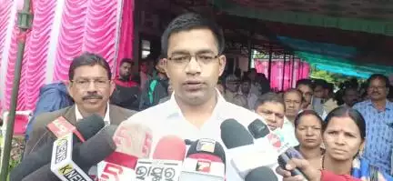 କୋଟପାଡ: ଜିଲ୍ଲା ସ୍ତରୀୟ ଅଭିଯୋଗ ଶୁଣାଣି ଅନୁଷ୍ଠିତ, ବୈପାରୀଗୁଡା ଠାରେ ପ୍ରତିକ୍ରିୟା ରଖିଲେ ଜିଲ୍ଲାପାଳ ଭି କୀର୍ତ୍ତି ଭାସନ