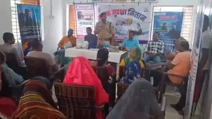 जांजगीर: ग्राम खोखरा में राहवीर योजना के तहत जनजागरूकता कार्यक्रम, सड़क सुरक्षा और महिला सशक्तिकरण पर दिया गया संदेश