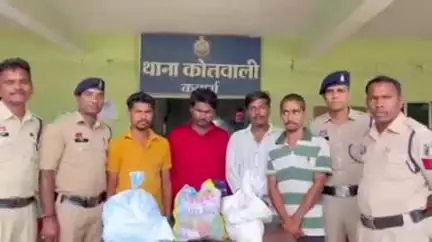 कवर्धा: कवर्धा थाना क्षेत्र में अवैध शराब की बिक्री और परिवहन करने वाले 4 आरोपियों को 79 पौवा देसी शराब के साथ किया गया गिरफ्तार