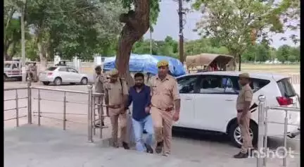 प्रतापगढ़: यूपी एसटीएफ और पट्टी पुलिस की संयुक्त कार्रवाई में ₹50,000 के इनामी बदमाश कलियनापुर नहर पुलिया के पास से हुआ गिरफ्तार