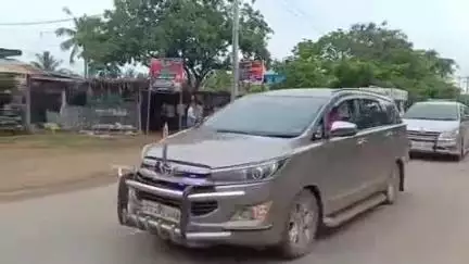 మణుగూరు: పూసుగూడెం కార్యక్రమానికి వెళ్లకుండా పినపాక మాజీ ఎమ్మెల్యే రేగా కాంతారావును అడ్డుకున్న పోలీస్ అధికారులు