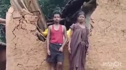 कामडारा: गांव मुरूमकेला में जंगली हाथी ने एक मकान का पिछला हिस्सा तोड़ा, वनकर्मियों को सूचना दी गई
