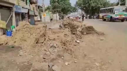কাঁকসা: পানাগড়ে নিকাশীনালা নির্মাণের মাটি জমে থাকায় ধুলোর জেরে অতিষ্ট এলাকার মানুষ,সমস্যা সমাধানের আস্বাস প্রধানের #jansamasya