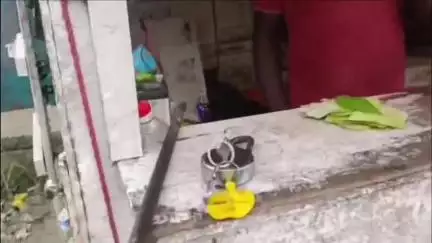 महाराजगंज: शिकारपुर में पुलिस पिकेट के पास दो दुकानों में चोरी का प्रयास