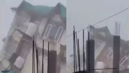 शिमला के भट्टाकुफर में भरभराकर गिरी 5 मंजिला बिल्डिंग, खौफनाक वीडियो आया सामने Source: @kameshwarshimla