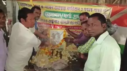 গাজোল: আদিবাসী সেঙ্গেল অভিযানের পক্ষ থেকে ৩০ শে জুন হুল দিবসের মধ্য দিয়ে ১ টি পদযাত্রা রেলি কর্মসূচি অনুষ্ঠিত হয়