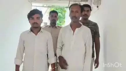 बंजरिया: बंजरिया पुलिस ने दो फरार शराब तस्करों को गिरफ्तार कर सोमवार को न्यायिक हिरासत में भेजा