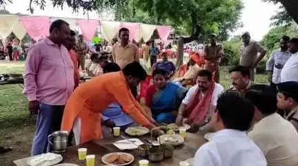 शाहजहांपुर: रौसर गांव में लालता देवी मठ पर आषाढ़ी मेले में उमड़ी श्रद्धालुओं की भीड़, मौके पर पहुंचे एसपी सहित कई जनप्रतिनिधि