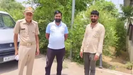 सरदारशहर: हेड कांस्टेबल संजय कुमार बसेरा ने पिचकराई ताल गांव से लंबे समय से फरार दो स्थाई वारंटी को किया गिरफ्तार