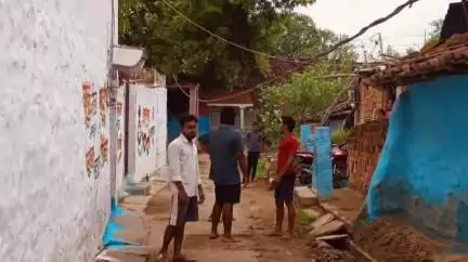 स्लीमनाबाद: ग्राम पंचायत बरेहटा में बिजली की बड़ी लापरवाही, झूलती केबल से हादसे का खतरा