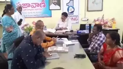 బెల్లంపల్లి: ప్రజావాణి కార్యక్రమంతోనే సమస్యలు పరిష్కారమవుతాయని బెల్లంపల్లి తహసీల్దార్ కృష్ణలాల్ వెల్లడి