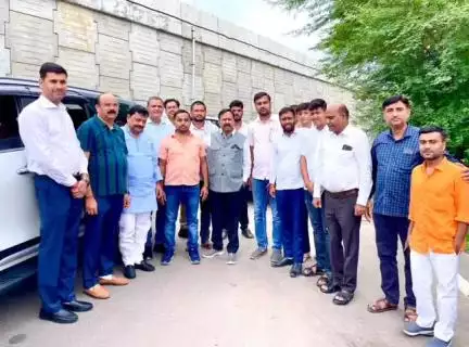 बिल्हौर: मिश्रिख सांसद अशोक रावत पहुंचे बिल्हौर, लोगों ने किया जोरदार स्वागत