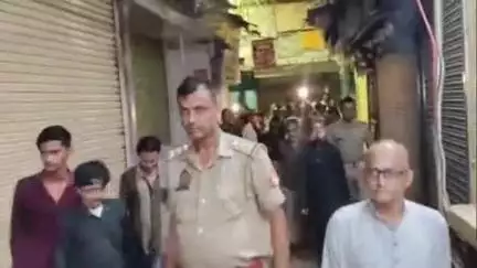 औसनगंज स्थित कोतवाली से नवाब की देवली से सैकड़ों वर्ष पुराना दुलदुल आलम का जुलूस निकला