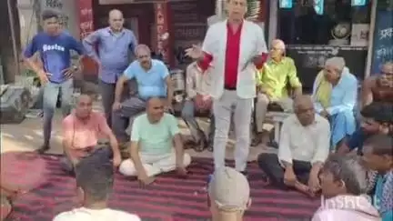 करपी: परियारी बाजार में बाबा दुग्धेश्वर नाथ कांवरिया सेवा समिति की बैठक आयोजित हुई