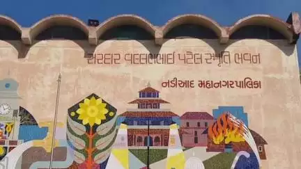 નડિયાદ: નડિયાદ મહાનગરપાલિકામાં નિહિત ન હોય તેવા ઘરોમાંથી આવા સ્ટ્રીટ લાઇટ કનેક્શનનો ૧૫ દિવસની મર્યાદામાં કાપી નાખવામાં આવશે.