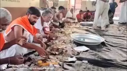కొత్తూరు సుబ్రహ్మణ్యేశ్వర స్వామి హుండీ లెక్కింపు.25,03,320 రూపాయల నగదు,8 గ్రాముల 600 మిల్లీగ్రాముల బంగారు,830 గ్రాములు