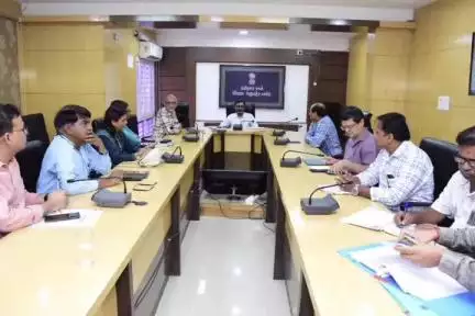 નાંદોદ: રાજપીપળા જિલ્લા કલેકટર કચેરી ખાતે અધિક કલેક્ટર ના જિલ્લા કો-ઓર્ડીનેટરની કમિટીની બેઠક યોજાઈ.