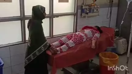 एटा: नई बस्ती में घर में कहासुनी से नाराज 24 वर्षीय विवाहित महिला ने पिया तेजाब, मेडिकल कॉलेज में भर्ती