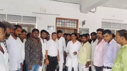 हर्रैया: जीतिपुर में बालिका की हत्या के मामले में सरदार सेना ने डीएम को दिया ज्ञापन, पुलिस पर लगाया आरोप