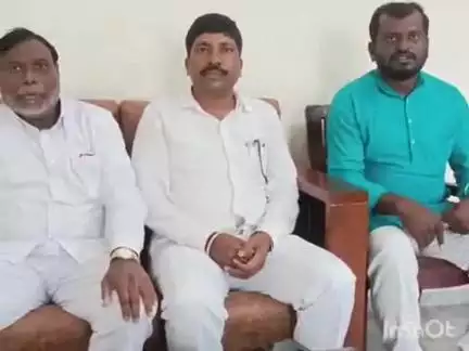 ಹುಮ್ನಾಬಾದ್: ಮಾದಾರ ಚೆನ್ನಯ್ಯ ಜಯಂತಿ ಸರ್ಕಾರ ವತಿಯಿಂದಲೇ ಆಚರಿಸಬೇಕು: ಪಟ್ಟಣದಲ್ಲಿ ದಲಿತ ವಿಮೋಚನ ಸೇನೆ ರಾಜ್ಯ ಅಧ್ಯಕ್ಷ ಮಾ. ಮುನಿರಾಜು ಅಗ್ರಹ