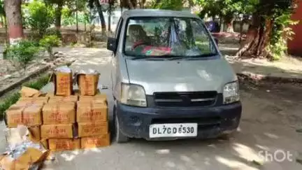 मधवापुर: मधवापुर थाना पुलिस ने इंडो-नेपाल बॉर्डर क्षेत्र में 270 लीटर शराब से भरी कार ज़ब्त की