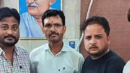 शिकोहाबाद: अखिल भारतीय किसान यूनियन ने नगरपालिका शिकोहाबाद के अधिशासी अधिकारी को ज्ञापन सौंपा