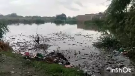 एत्मादपुर: पुरा गोवर्धन में तालाब हुआ ओवरफ्लो, गंदा पानी घरों में घुस रहा, गलियां हुई चौक
#jansamasya