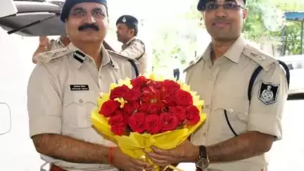 *गुरू पूर्णिमा त्यौहार को दृष्टिगत रखते हुए  उप पुलिस महानिरीक्षक भोपाल ग्रामीण रेंज ने किया  कुबरेश्वर धाम का भ्रमण*