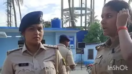 मधेपुरा: सदर थाना के पुलिस दबाव के बाद अपहृत युवती पहुंची थाने, महिला पुलिस ने लिया कब्जे में