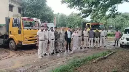 सूरजपुर: लटोरी व खड़गवाँ क्षेत्र में अवैध खनिज परिवहन पर कार्रवाई, 9 वाहन किए गए जब्त