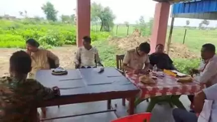 अरियरी: अरियरी नर्सरी में 24 लॉट लकड़ियों की हुई नीलामी, 18 क्रेताओं ने लगाई बोली
