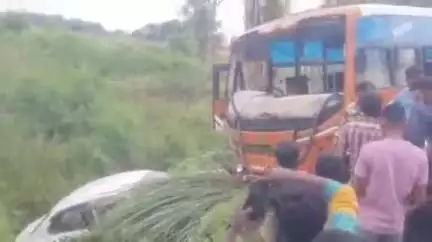 फतेहपुर: मदरियापुर के पास रोडवेज बस ने महिला को बचाने में कार को टक्कर मारी, खंदक में घुसी, आधा दर्जन लोग घायल