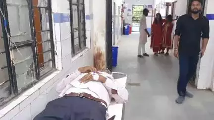 कुटुंबा: सिमरा बाजार स्थित एक निजी अस्पताल में इलाजरत बहन से मिलने पहुंचे भाई को ससुरालवालों ने पीटा, इलाज जारी