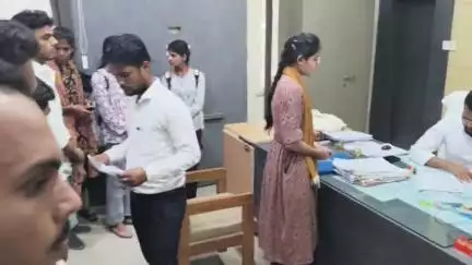 बीना: शासकीय पीजी कॉलेज बीना में इतिहास विषय में बड़ी संख्या में विद्यार्थी हुए फेल, एसडीएम से लगाई मदद की गुहार
