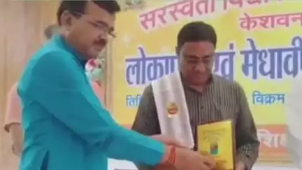 दमोह: केशव नगर के सरस्वती विधा बिहार स्कूल में लोकार्पण एवं मेधावी छात्र अलंकरण समारोह संपन्न, जनप्रतिनिधि शामिल हुए
