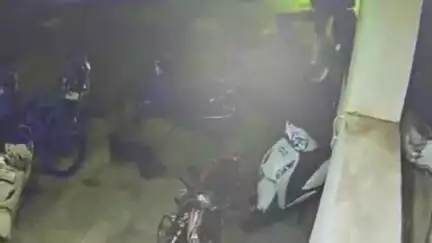 रोहतक: डीएलएफ कॉलोनी में एचडीएफसी बैंक के बाहर साइकिल चोरी, सीसीटीवी में कैद हुई घटना